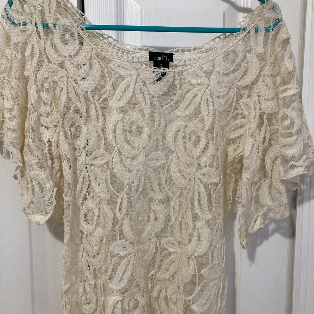 Rue21 Off-White Floral Lace Blouse